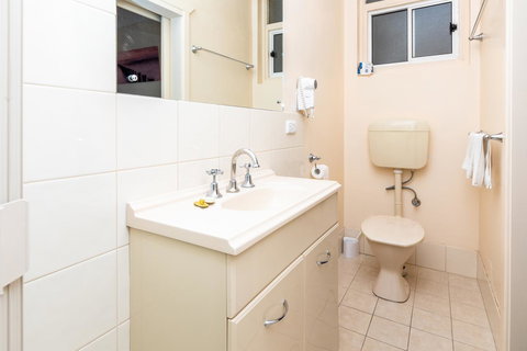 Blue Seas Motel - QLD Tourism 13