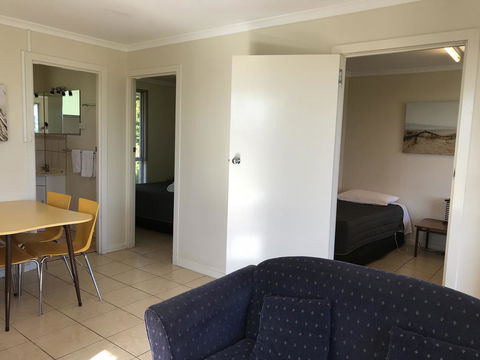 Robetown Motor Inn & Apartments - Queensland Tourism 36
