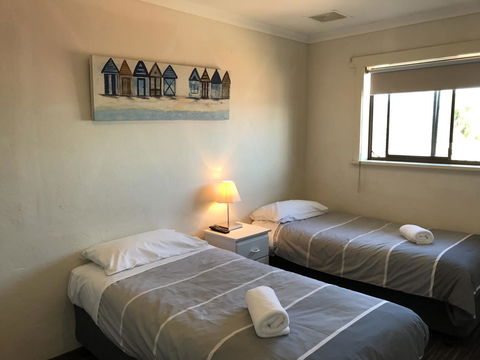Robetown Motor Inn & Apartments - Queensland Tourism 12