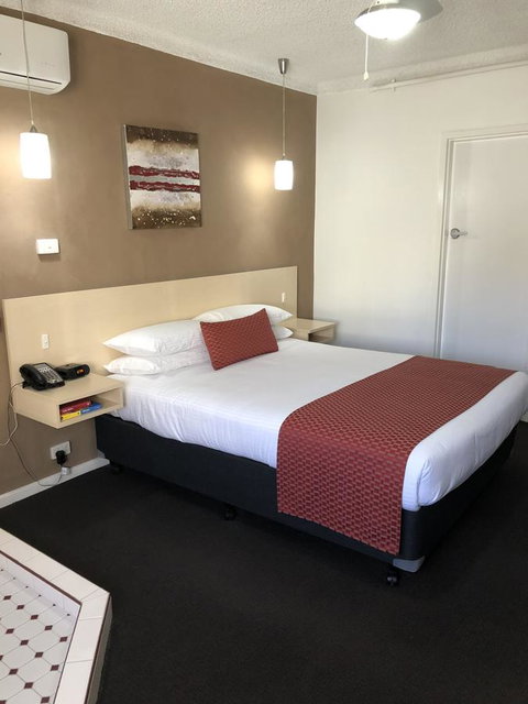 Adelaide Airport Motel - QLD Tourism 18