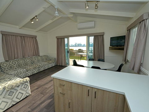 Echo Holiday Parks - Waikerie - Queensland Tourism 23