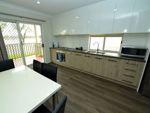 Echo Holiday Parks - Waikerie - Queensland Tourism 13