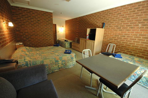 Burra Motor Inn - Queensland Tourism 40