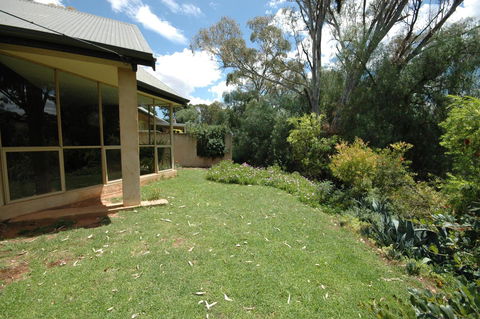Burra Motor Inn - Queensland Tourism 23