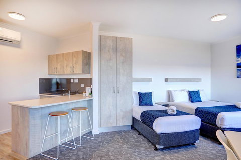 Limani Motel - QLD Tourism 40