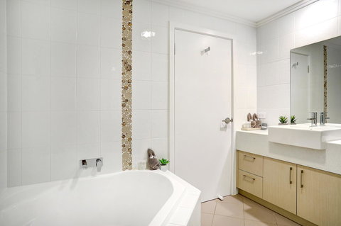 Limani Motel - QLD Tourism 9