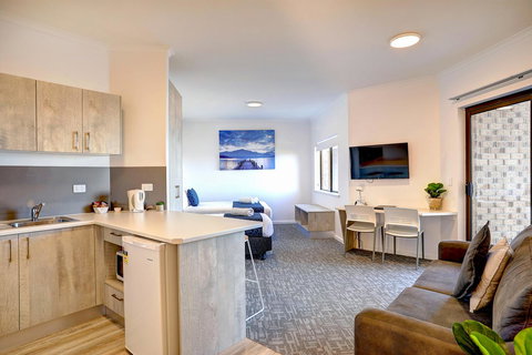 Limani Motel - QLD Tourism 35