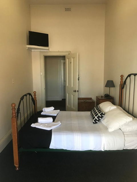 Grosvenor Hotel - QLD Tourism 5