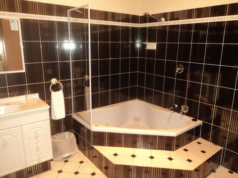 Hahndorf Motel - QLD Tourism 5