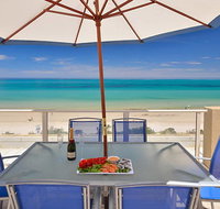 Adelaide Luxury Beach House - QLD Tourism