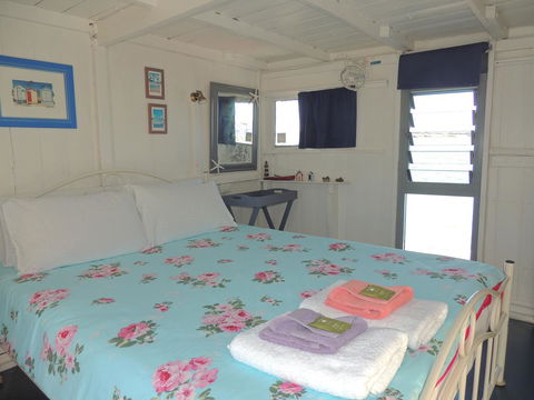 PS Federal Retreat Paddle Steamer Goolwa - QLD Tourism 24