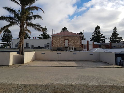 Pier Hotel Port Lincoln - QLD Tourism 31