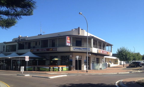 Pier Hotel Port Lincoln - QLD Tourism 0