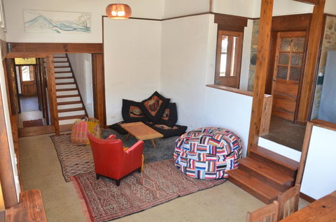 Of Stone & Wood Guesthouse - QLD Tourism 7