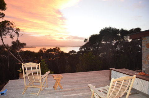 Of Stone & Wood Guesthouse - QLD Tourism 24