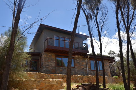 Of Stone & Wood Guesthouse - QLD Tourism 0