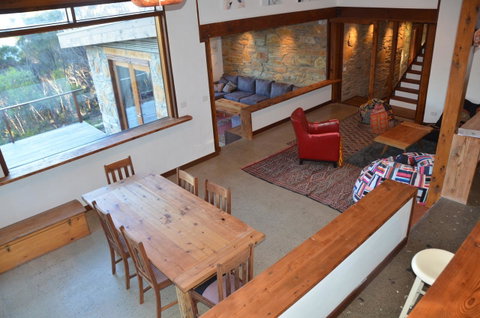 Of Stone & Wood Guesthouse - QLD Tourism 6