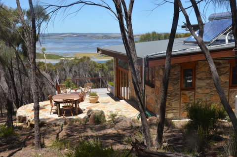 Of Stone & Wood Guesthouse - QLD Tourism 25