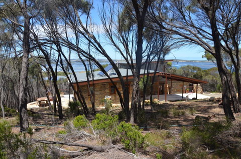 Of Stone & Wood Guesthouse - QLD Tourism 18