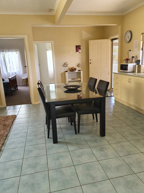 Super Central Location - QLD Tourism 0