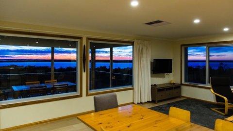 Southern Ocean Lookout - QLD Tourism 14