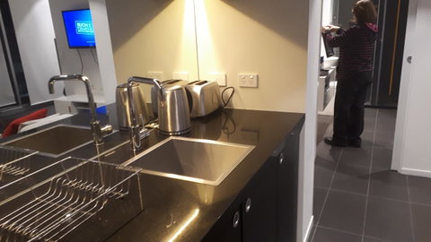 Luxury Apartment - QLD Tourism 7