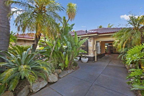 The Palms - Queensland Tourism 7