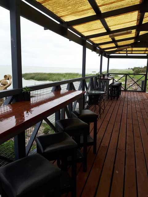 Meningie Waterfront Motel - QLD Tourism 41