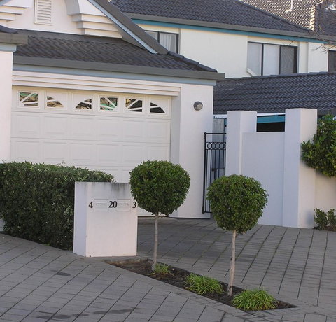 Mariners Cay Apartment - QLD Tourism 4