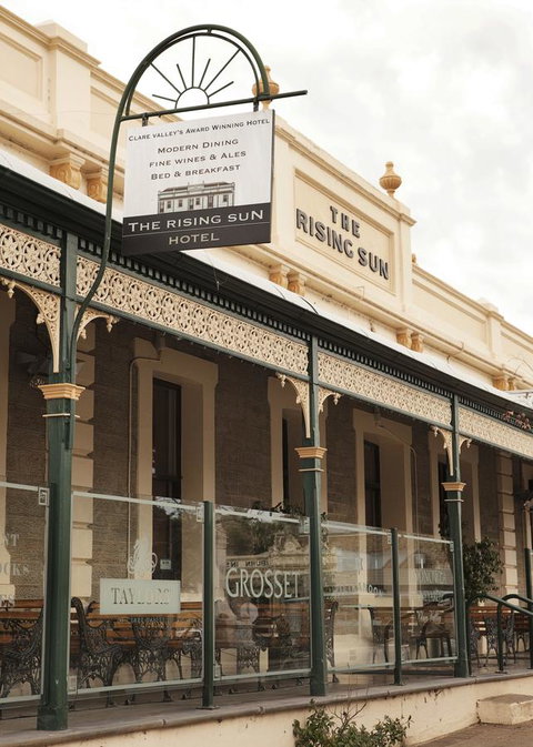 The Rising Sun Hotel - QLD Tourism 12