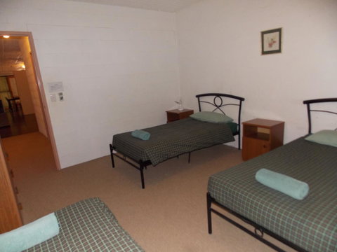 Desert View Apartments - QLD Tourism 2