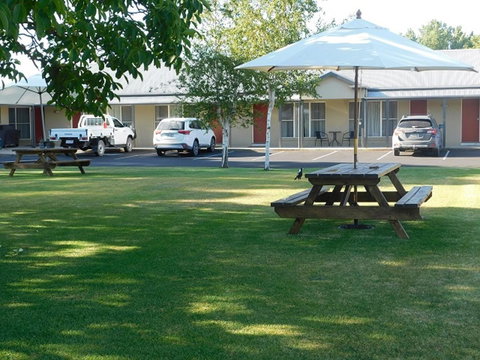 Alexander Cameron Suites - Queensland Tourism 1