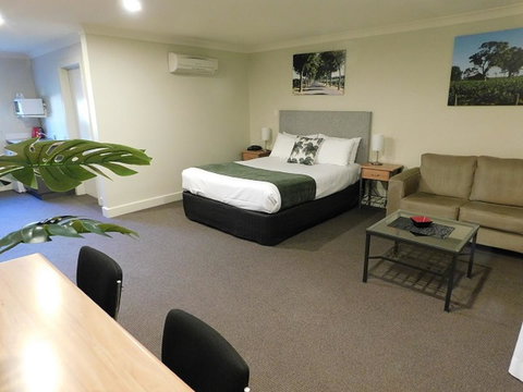 Alexander Cameron Suites - Queensland Tourism 8