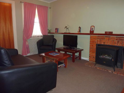 Ruby\'s Cottage - Queensland Tourism 3