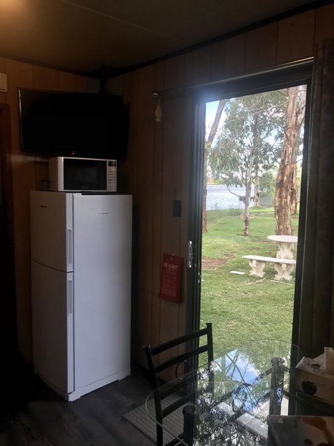 Murray Bridge Riverview Cabin - Queensland Tourism 3