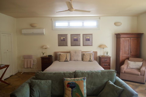 Athelney Cottage Bed And Breakfast - QLD Tourism 16