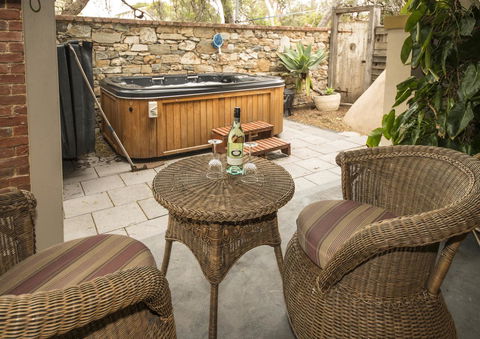 Yankalilla Bay Homestead - QLD Tourism 16