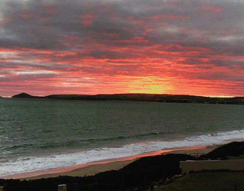 Southern Sands\' Beachfront Apartment - QLD Tourism 20