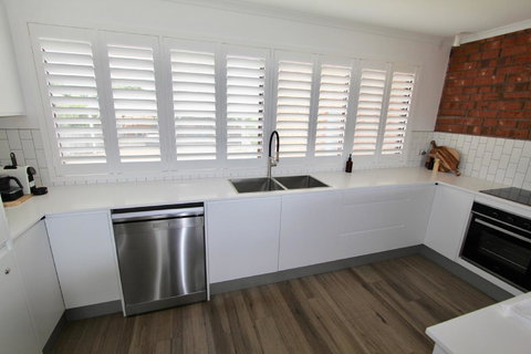 Southern Sands\' Beachfront Apartment - QLD Tourism 8