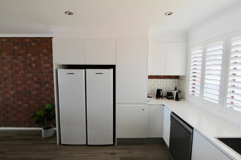 Southern Sands\' Beachfront Apartment - QLD Tourism 9