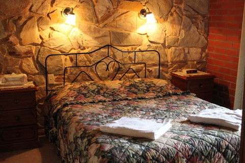 Langmeil Cottages - Queensland Tourism 7