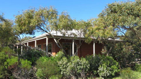 Edge Of Innes - QLD Tourism 0