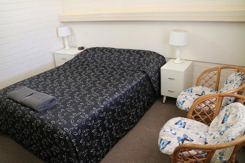 Renmark Motor Inn - QLD Tourism 13
