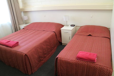 Renmark Motor Inn - QLD Tourism 16