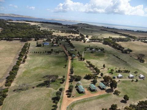Kangaroo Island Cabins - Queensland Tourism 7