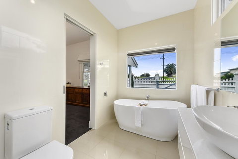 Railway Cottage In Beachport - QLD Tourism 3
