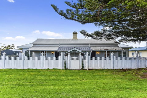 Railway Cottage In Beachport - QLD Tourism 4