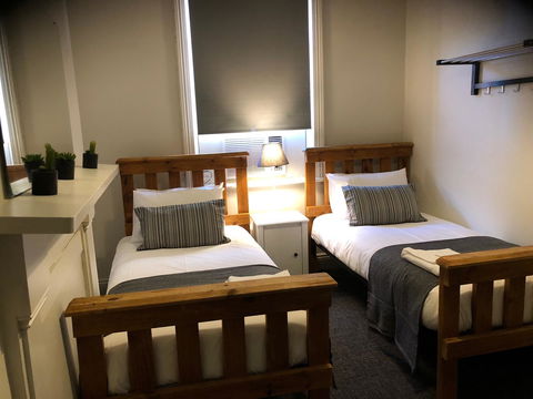Cornwall Hotel - QLD Tourism 14