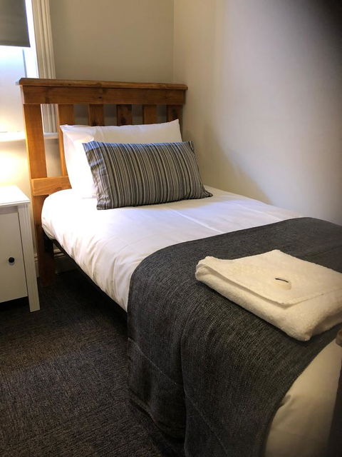 Cornwall Hotel - QLD Tourism 12