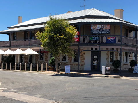 Cornwall Hotel - QLD Tourism 13